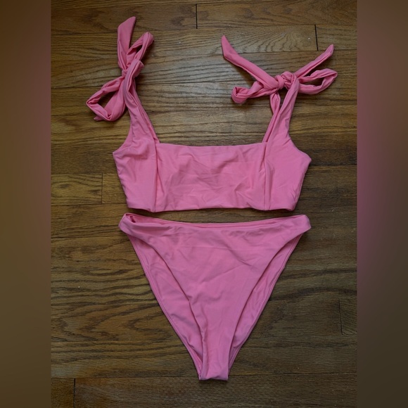 Tularosa Swimsuit - Picture 1 of 4